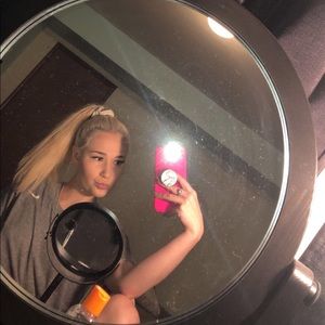 Meet your Posher, Victoria